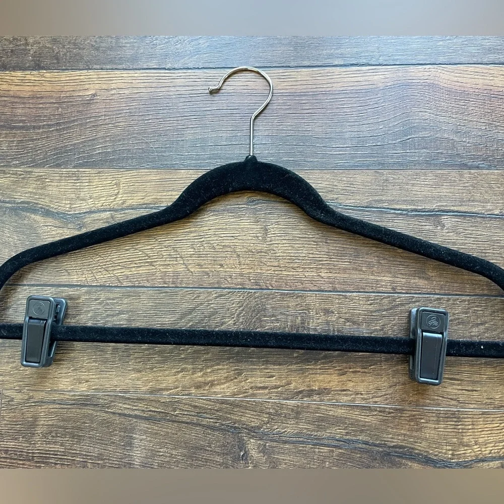 50 Piece Closet Organizer: 10 Black Velvet Hangers, 20 Cascading Hooks, 20 Clips